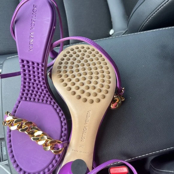 Bottega Veneta Lambskin Dot 90mm Sandals - Picture 3 of 3